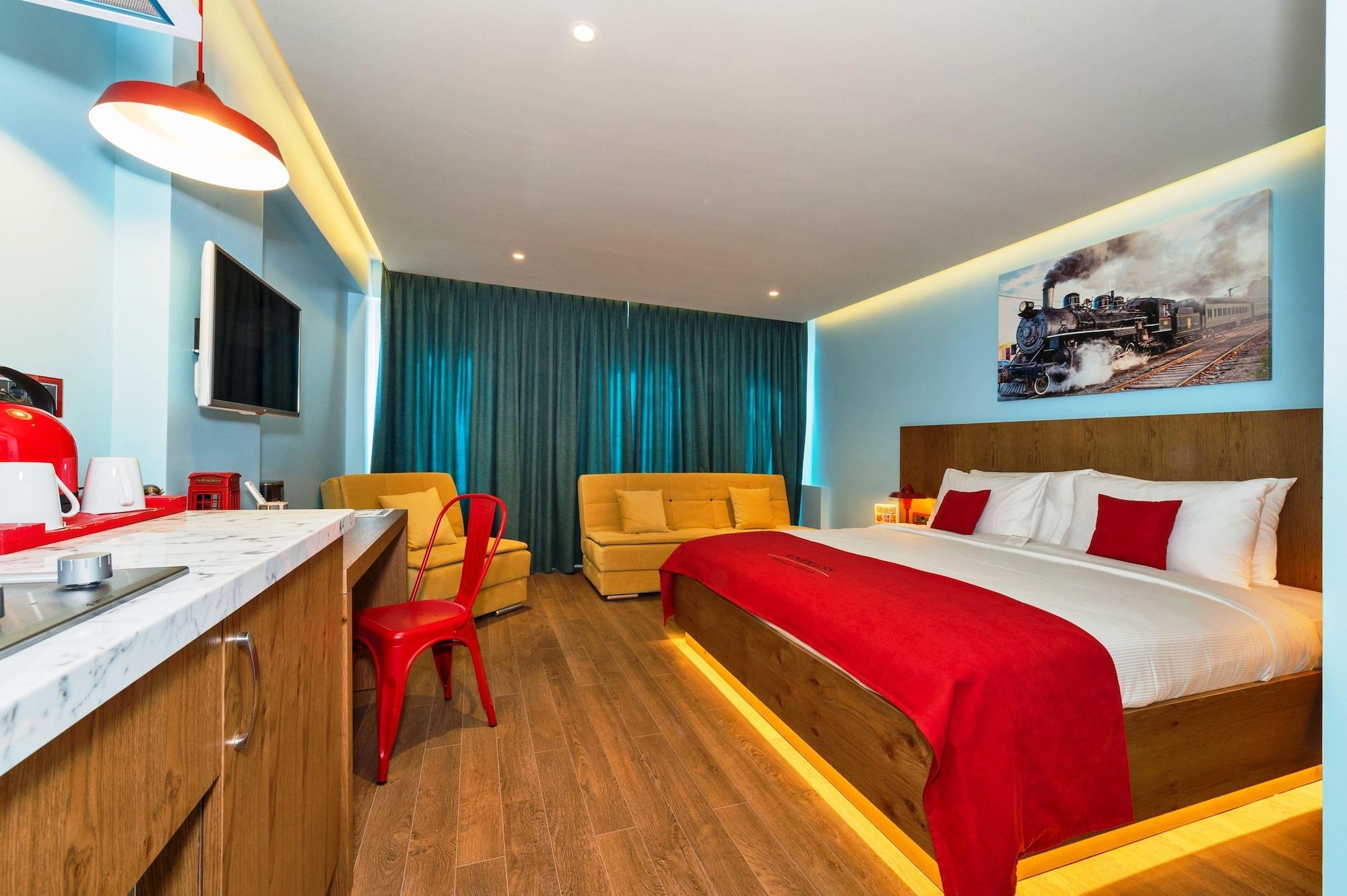 Taksim Istanbul Nis Hotel - Istiklal Street Екстериор снимка