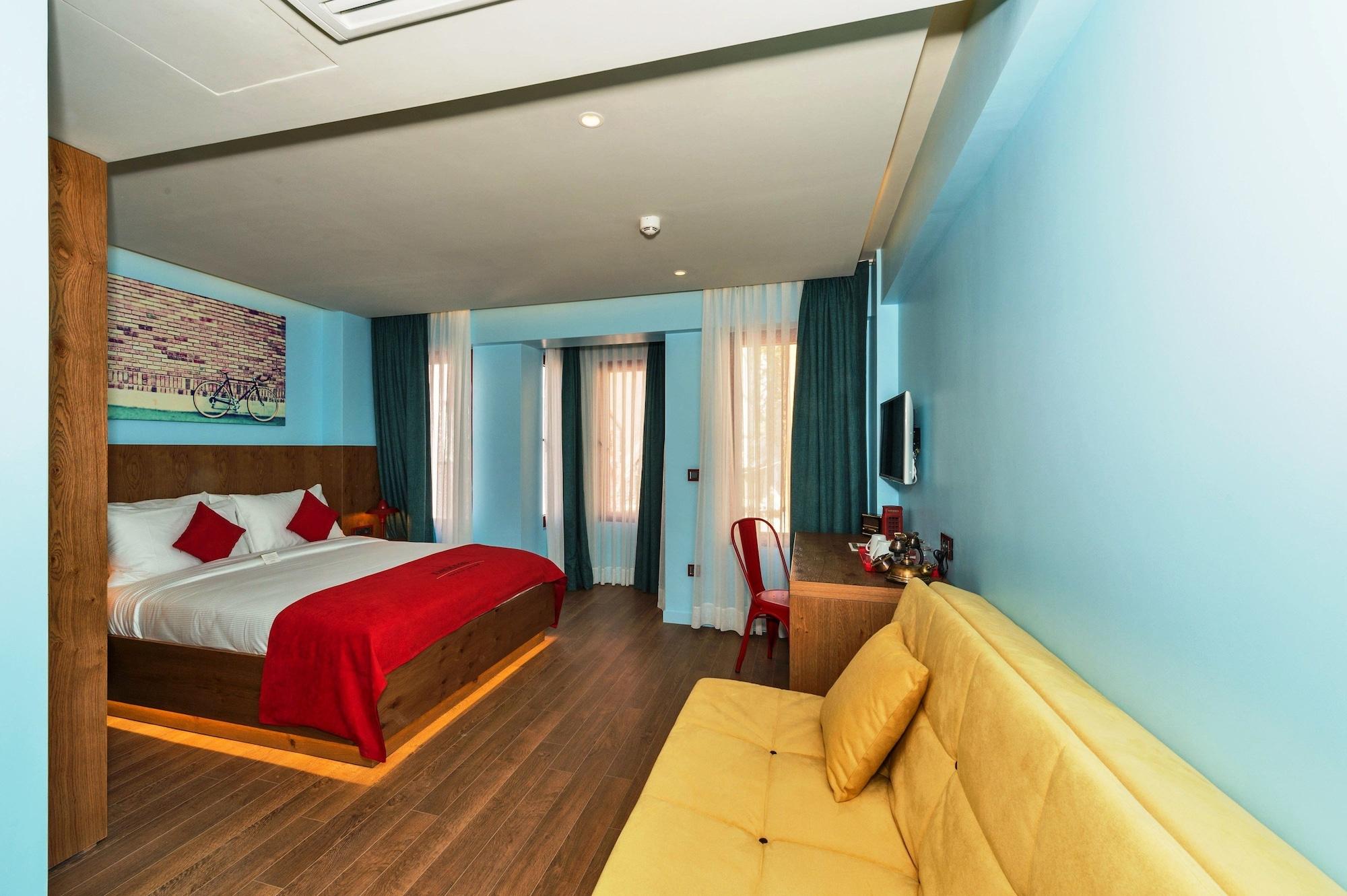Taksim Istanbul Nis Hotel - Istiklal Street Екстериор снимка